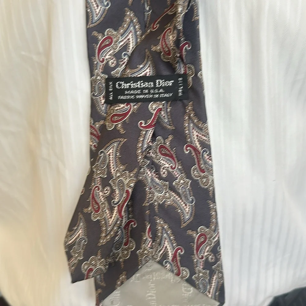 Christian Dior Vintage Gray Paisley Print 100% Silk Neck Tie